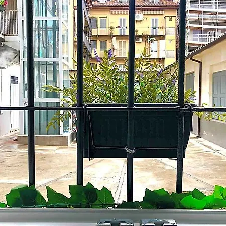 S.donato Grazioso Moderno Monolocale Vicino Metro Turín